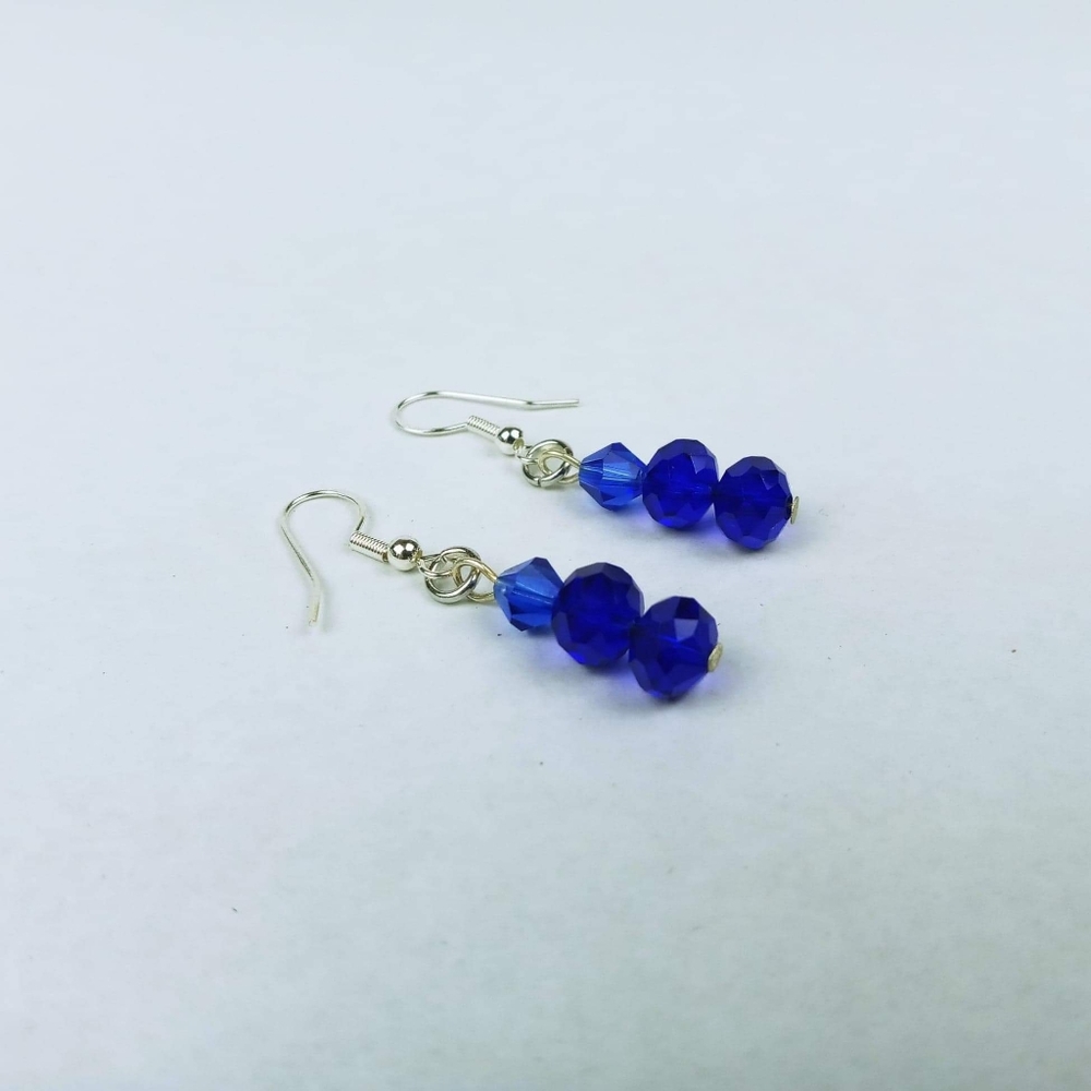 Simple two tone blue faceted glass tiered dangle earrings - Picture 3 of 3